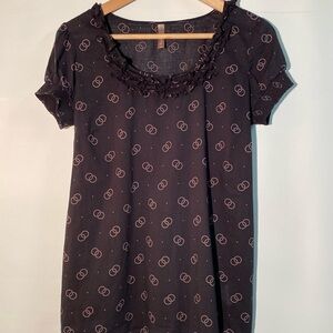 Thyme - maternity short sleeve top. Size M